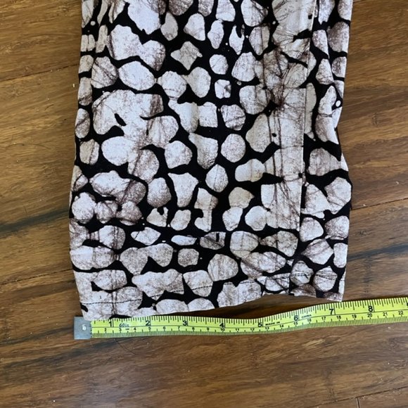 Fahari Bazaar batik pants in white and brown - Picture 7 of 10